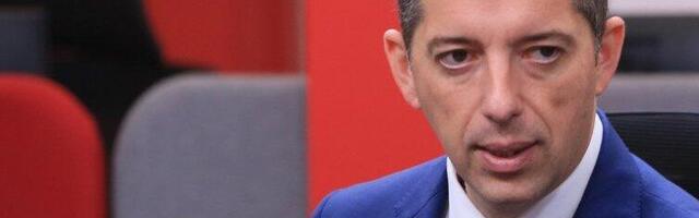 Skandal nad skandalima! Kurti pozvan da piča o demokratiji! Ministar Đurić oštro reagovao