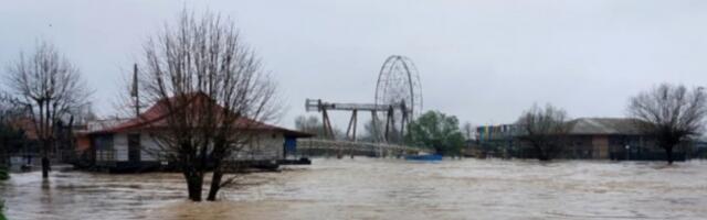 У поплавама у Албанији погинула најмање једна особа