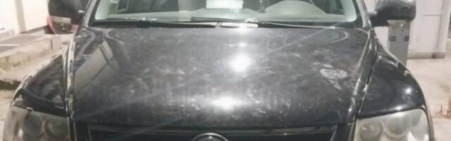 SRBIN U BESNOM AUTOMOBILU POKUŠAO DA UĐE U CRNU GORU! Dao dokumenta, policija mu odmah oduzela vozilo! OVO JE RAZLOG!