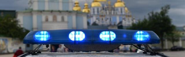 KRVAVA MAKLJAŽA KOD SVETINJE! Više od 50 pijanih ljudi se mlatilo ispred crkve! Klupe i inventar leteli na sve strane dok je sveštenik u šoku posmatrao užas!