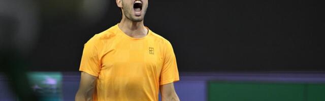 "PONEKAD MI SE ČINI DA IMAM METU NA LEĐIMA" Zanimljiva izjava Alkaraza: Dosadilo mi je da igram protiv Federera u svakom meču!