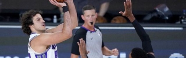 Finiks izvadio dušu Memfisu, Bjelica brojao do 9 u porazu Sakramenta (VIDEO)