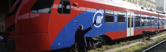 MAŠINOVOĐE TRAŽE VEĆE PLATE: Protest železničara u četvrtak ispred Vlade Srbije
