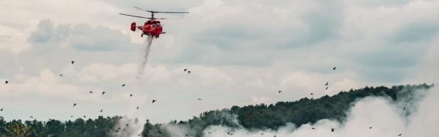 Dva helikoptera MUP-a gase požar na deponiji Duboko