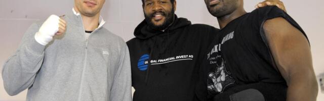 BESAN JER GA JE OSTAVILA! Oteo ženu i decu i nju izbo nožem: Bokser kojeg se i Holifild plašio završio u zatvoru, nasilje "prao" humanitarnim radom! (FOTO)