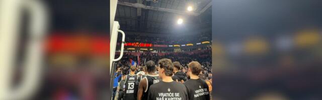 "I kada ne budeš prvi ti..." Navijači Partizana podržali košarkaše nakon poraza
