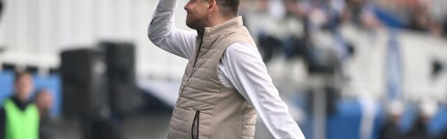 Lalatović se prekrstio pred Delijama, a poklonio Torcidi Sandžak /GALERIJA/