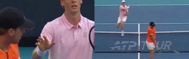 Siner napravio skandal u Majamiju! Napucao protivnika, izvinjavao se, pa posle drame prošao u četvrtfinale /VIDEO/