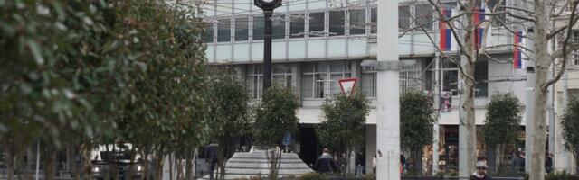 "Studenti pobeđuju, sloboda pe*erima": Pogledajte na šta liči Trg Republike nakon protesta "Kvir zbora" (VIDEO)