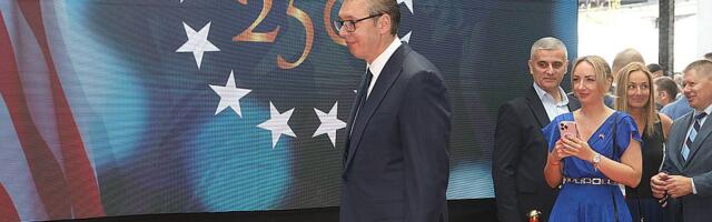 Mađarski portal analizira Vučićev potez: Ostavka ili novi način da ostane na vlasti?