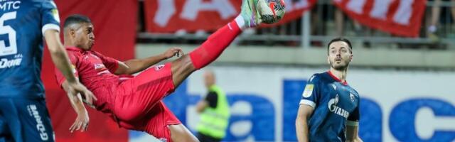 Prekidi, crveni Radničkog i pobeda Zvezde u 85. minutu