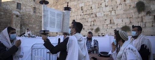 Izraelac oboleo od kovid-19 sa prozora bolničke sobe pratio venčanje sina