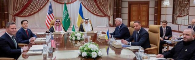 Америчка „замка“ у Ријаду: Зеленски је први пут одустао од „светих граница“