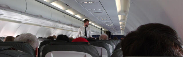 Bivši stjuard savetuje: U avionu nikada nemojte da nosite crne čarape