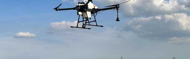 Mladi ratar Armin Lacko iz Mihajlova pokazuje kako dron menja poljoprivredu