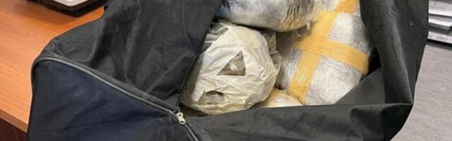 MARIHUANA STIGLA IZ PRIZRENA! U torbi putnika na prelazu Merdare otkriveno više od 5 kg droge