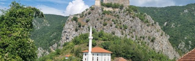 Једна од најстаријих тврђава у Србији, са ње се мотрило на велику светињу: Милишевац поносно пркоси са узвишења већ осам векова