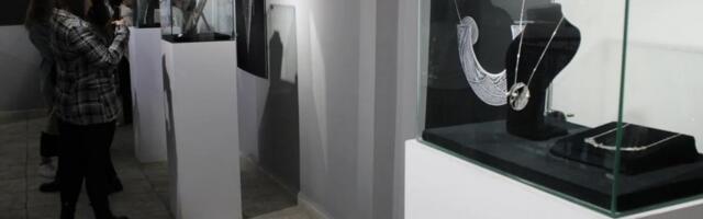 Tradicija i kroz nakit živi