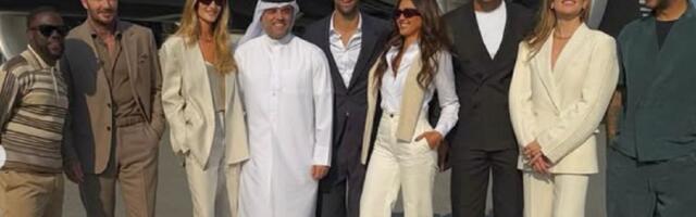 Novak Đoković na najskupljoj fotografiji: Kraj njega pozira Džesika Alba, a tek da vidite ko je još na slici