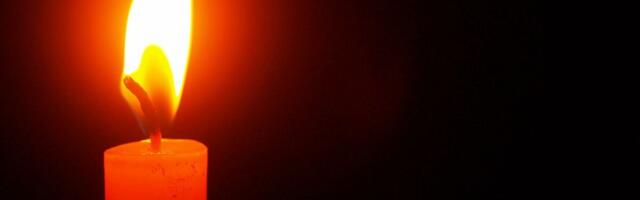 Šta se radi sa svećom nakon Vaskrsa? Ako je držite na ovom mestu, prizivate bedu i maler u dom