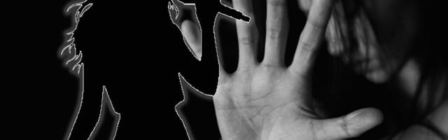 "ŠIŠAO ME NA ĆELAVO, TUKAO I ZAKLJUČAVAO" Pevačicu otac maltretirao zbog OVOG razloga: Pobegla sam od kuće...