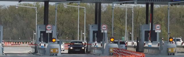 Без задржавања на рампама ауто-путева и путничким терминалима граничних прелаза