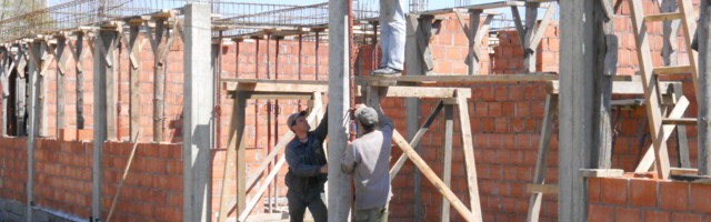 Potpisan ugovor o izgradnji 25 stanova za izbeglice u Čačku