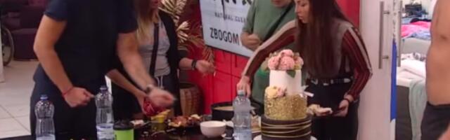 Takve DŽUKELE treba UBITI: Stefan Mihić POLUDEO pa osuo niz GNUSNIH uvreda, zadrugari ostali u ŠOKU!(VIDEO)