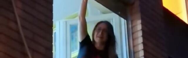 "U kom pritvoru je Vesić?": Novosađani pružili podršku Mariji Vasić (VIDEO)
