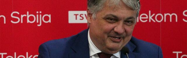 "U stvari ĆACI": Direktor Telekoma Lučić u koloni SNS-ovaca na Voždovcu (VIDEO)