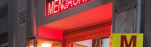 Novosađanin uz pretnju replikom pištolja pokušao da opljačka menjačnicu: Radnica mu pružila otpor, on pobegao