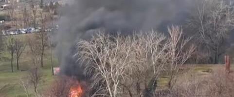 MANJI POŽAR U PARKU PRIJATELJSTVA KOD TC UŠĆE: Novobeograđani videli gust dim (VIDEO)