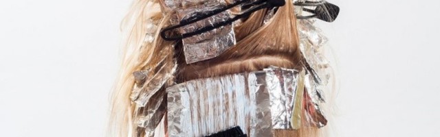 PRELEŽALA KORONU, POČELA DA GUBI SLOJEVE KOŽE: Frizeri sve češće prijavljuju ove neobjašnjive slučajeve