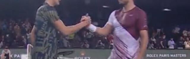 OVE REČI MU NEĆE ZABORAVITI! Grend slem šampion OČITAO LEKCIJU mladom teniseru! Ostavio ga u ČUDU! (VIDEO)