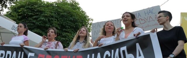 Studentkinja Emilija na vranjskom protestu: Dok oni ne odu sve mora da stane FOTO/VIDEO