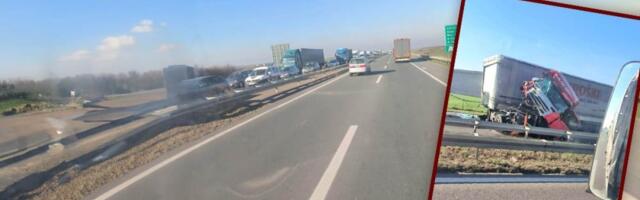 Karambol na Pupinovom mostu! Sudar kamiona i kombija (VIDEO)