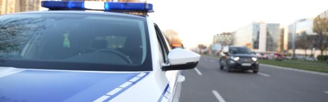 Nesreća u Nišu: Delovi automobila rasuti po putu (VIDEO)