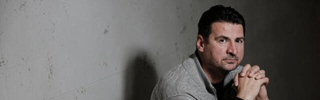 OVO JE 10 GODINA MLAĐA SUPRUGA VANJE GRBIĆA: Sara  mu je rodila četvoro dece, u braku su više od dve decenije, a evo kako izgleda u petoj deceniji (FOTO)