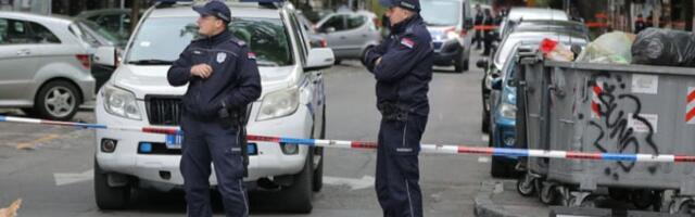 PRVI SNIMAK S MESTA PUCNJAVE U OBRENOVCU: Sve vrvi od policije, očevici otkrili: Sedeo na stolici i samo izvukao pišotlj... Ranio ga u stomak i nogu! (video)