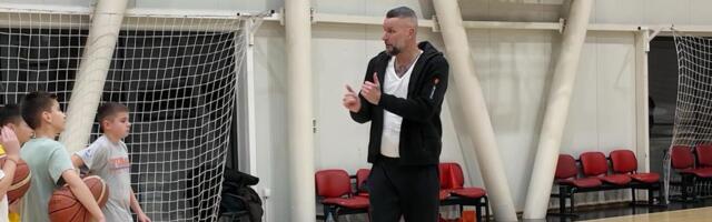 Počeo šuterki kamp Milan Gurović: Puno mi je srce kad vidim ovoliko dece u hali!