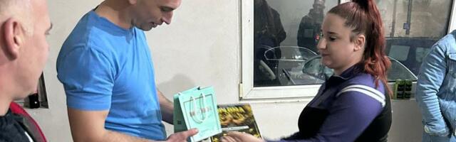 U Čukljeniku održan turnir u obaranju ruku