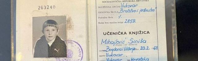 "Prva simpatija bila mu je Zvezdana, polagao sam fiziku umesto njega!" Mihin školski drug nas odveo ispred učionice i Sinišine rodne kuće /VIDEO/