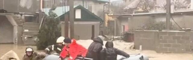 Katastrofa biblijskih razmera na Kavkazu! Potop zbrisao domove, 43.000 ljudi u očaju čeka spas (VIDEO)