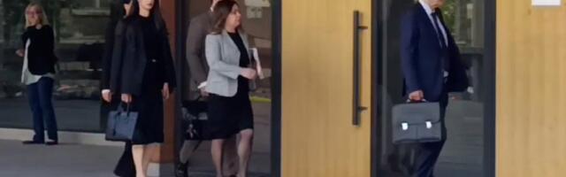 Skandalozno ponašanje Miljane Kecmanović: Ovako je stigla na suđenje u Palatu pravde (FOTO/VIDEO)
