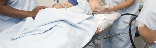 OPREZ! ALARMANTNO UPOZORENJE LEKARA SVIM RODITELJIMA!  Igračke za kupanje oštećuju oči dece!