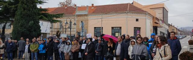 Neformalna grupa “Mladi s juga” odala poštu poginulima ispod nadstrešnice, najavili blokade do ispunjenja zahteva