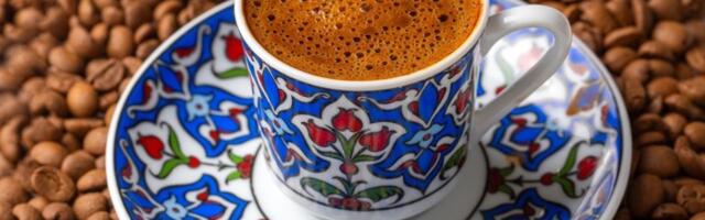Loše vesti za ljubitelje crnog napitka: Cena kafe odletela u nebo