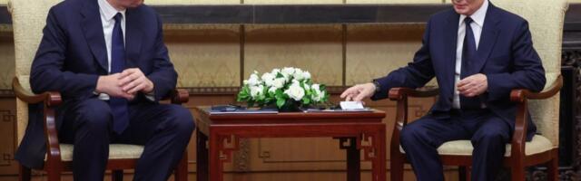 Vučić sa Putinom u Pekingu, blokada puteva u BiH