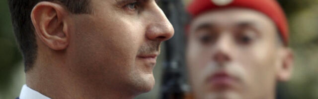 SIN MU SE OPIJA, ŽENA UMIRE U NAJGORIM MUKAMA, A ON IGRA VIDEO-IGRICE! Ovako izgleda novi život Bašara al Asada u Moskvi