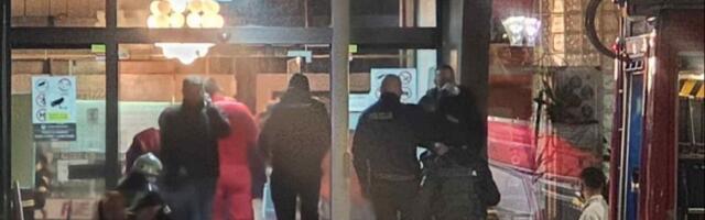 Prve slike i snimci stravičnog požara u Tuzli: Vatra zahvatila sprat gde su se nalazile nepokretne osobe (FOTO/VIDEO)